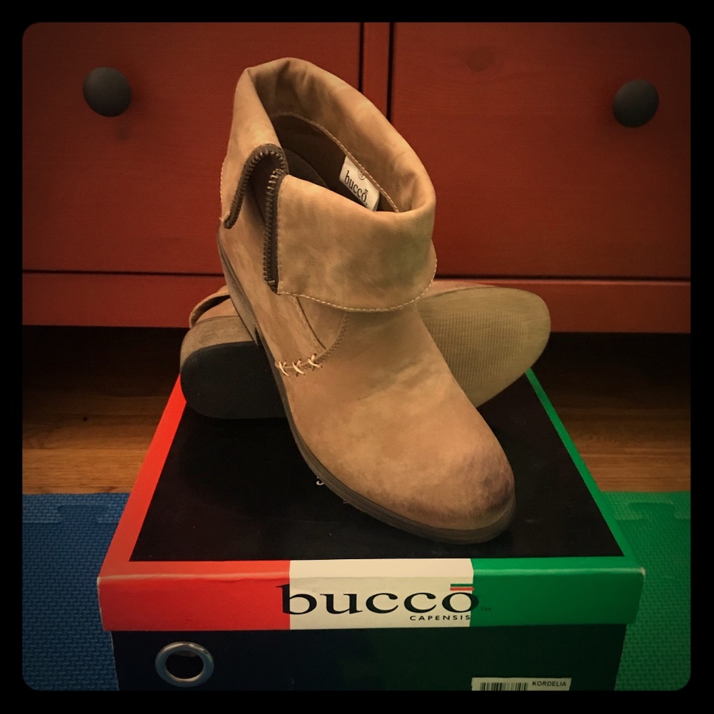 Camel booties